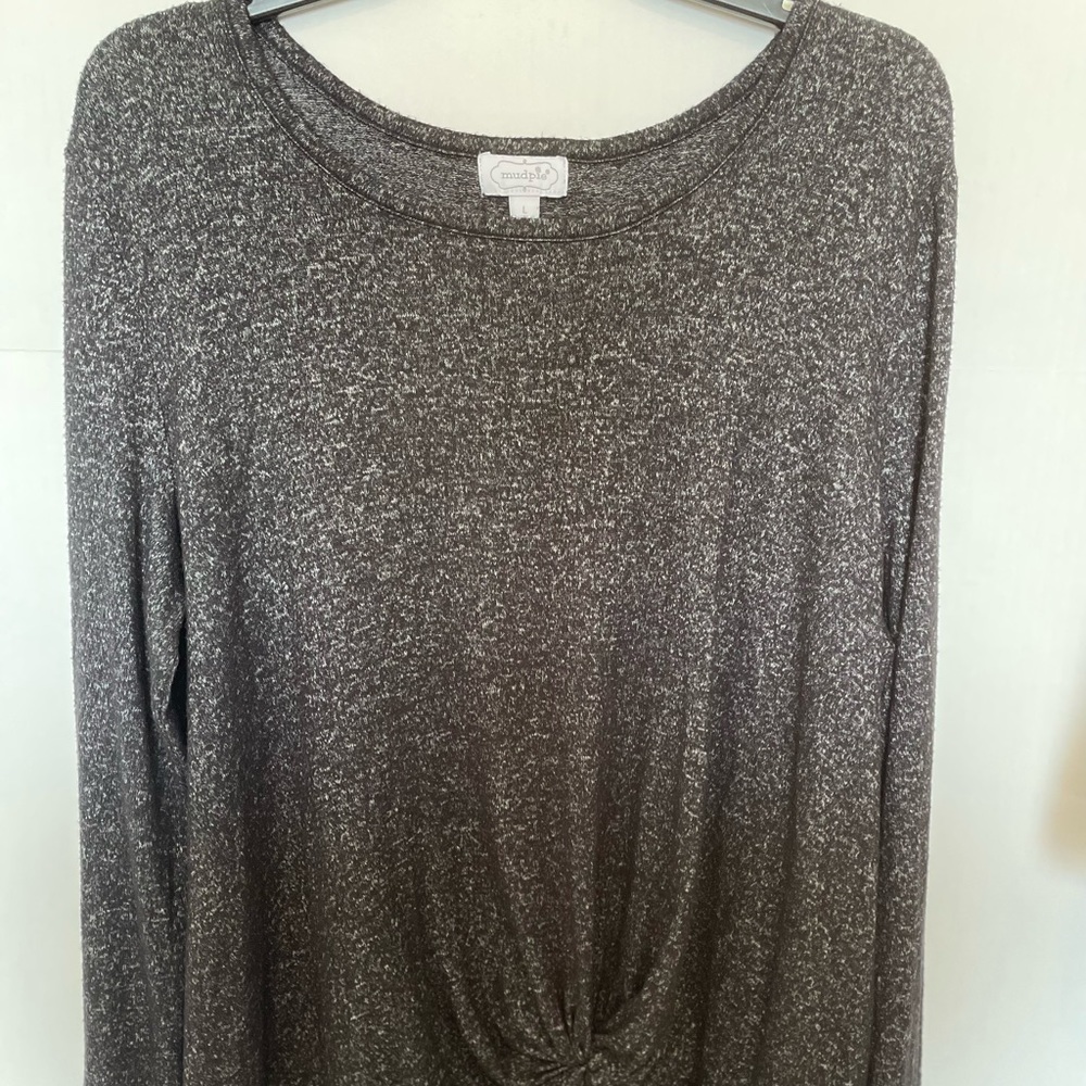Woman's Long Sleeve Mud pie Blouse with Knot Detail